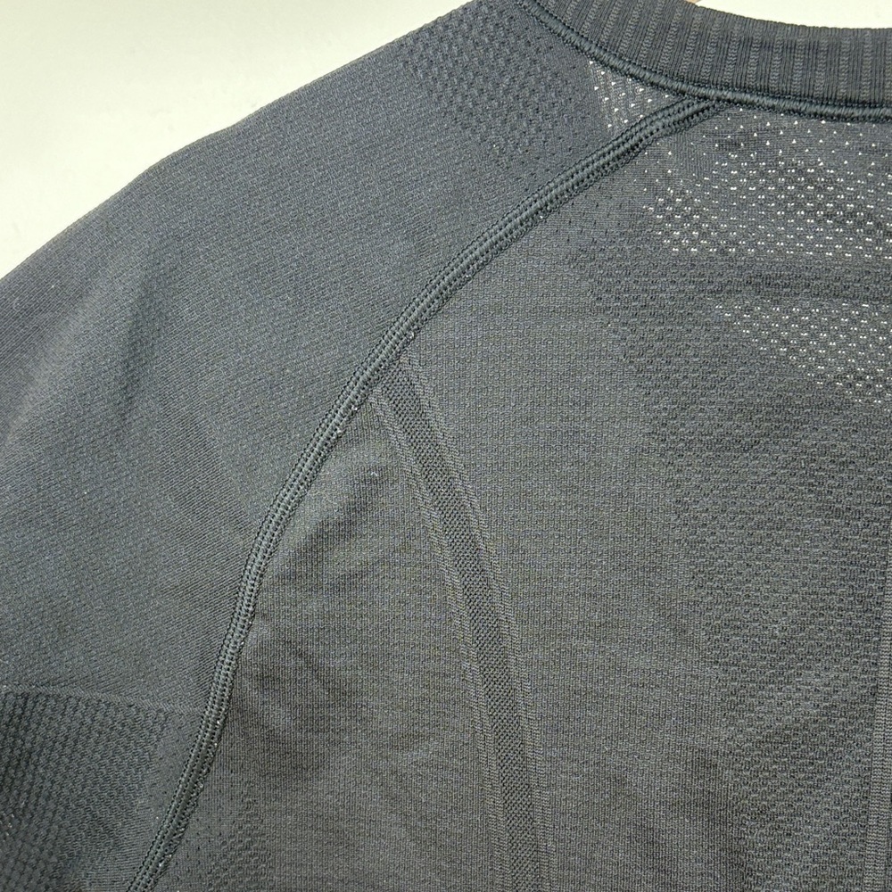 Lululemon Swiftly Tech Short Sleeve - Picture 5 of 6